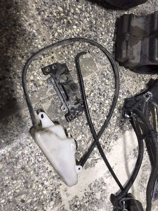 Kawasaki ER5 - Останали части