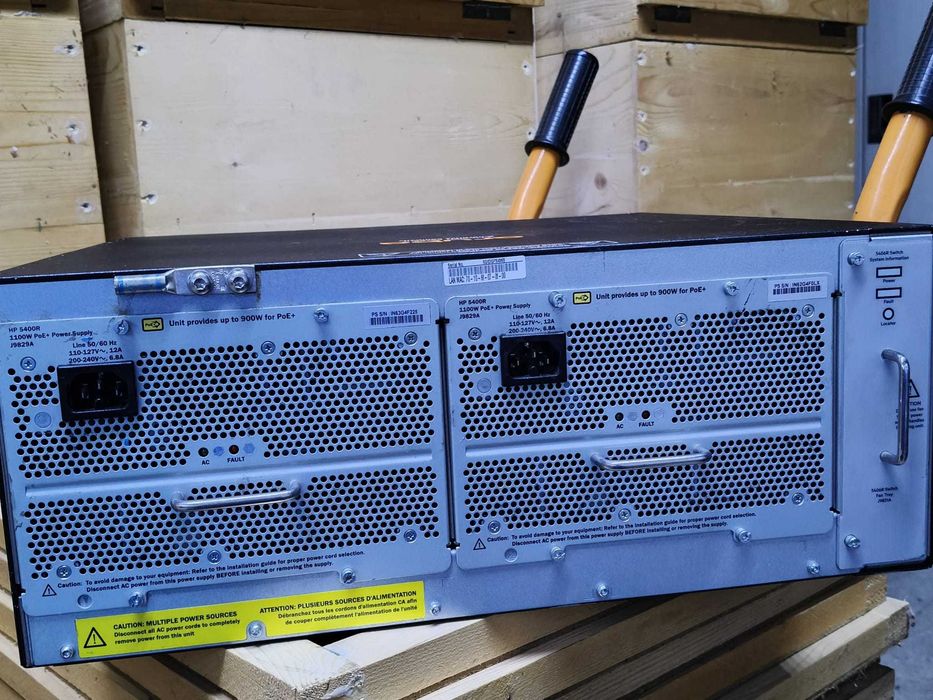 Switch Hp Aruba 5400R zl2, complet echipat, se da cu proba.