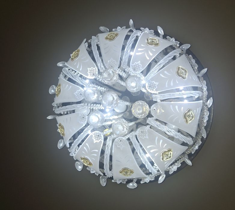 Люстры для зала и спальный