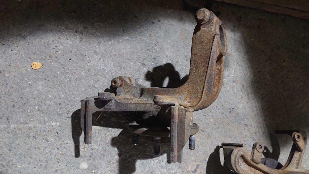 Предни шенкел главини за форд фокус МК1 до 2004год.