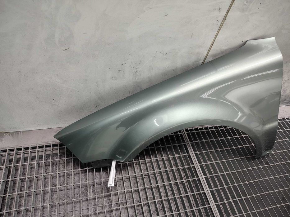 Aripa Fata Stanga VW Passat B5.5 An 2004-2005 (LA7S (Verde))