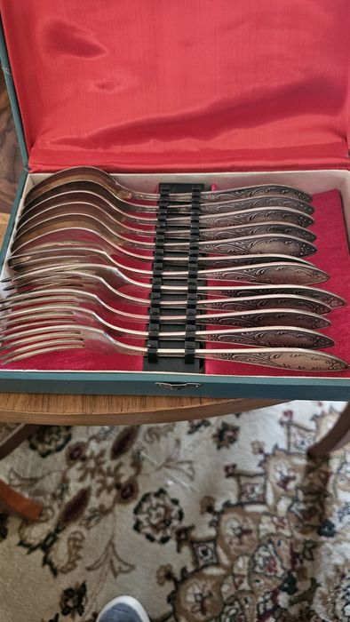 Продаются  4 набора мельхиоровой посуды, советских времен.