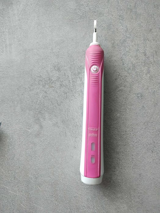 Periuta electrica Braun Oral B