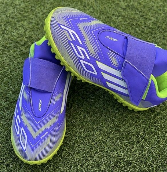 Детцки футболни стоножки adidas