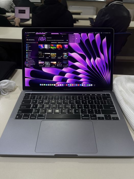 Macbook pro m2 512gb  8gb