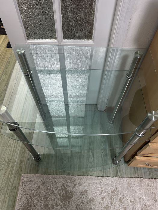 Стеклянная этажерка