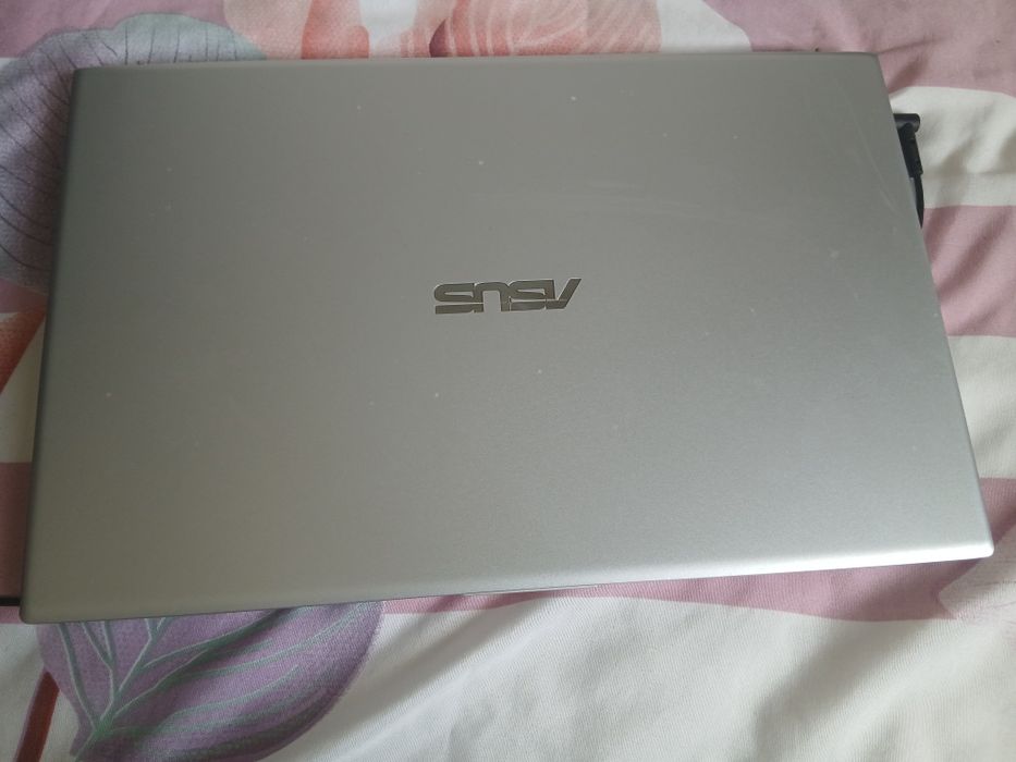 Лаптоп Asus notebook x512d