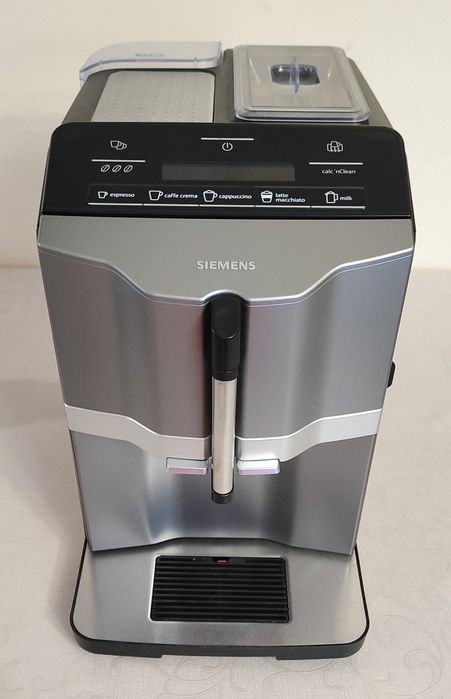 Автоматична кафемашина
серия Siemens EQ.3 s 300 с резервни части