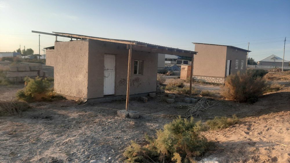 Jer plan satiladi abxadnoy joldin boyinda