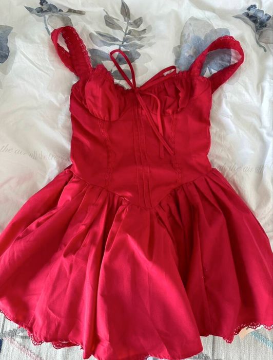 Официална къса червена рокля