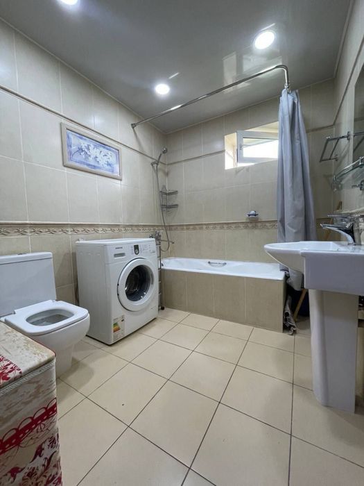 Метро Космонавтов 2в3 комнатная квартира с ремонтом!