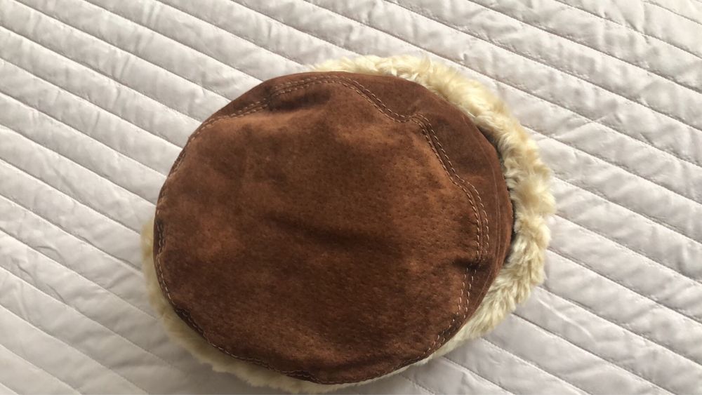 Шапки от естествена кожа