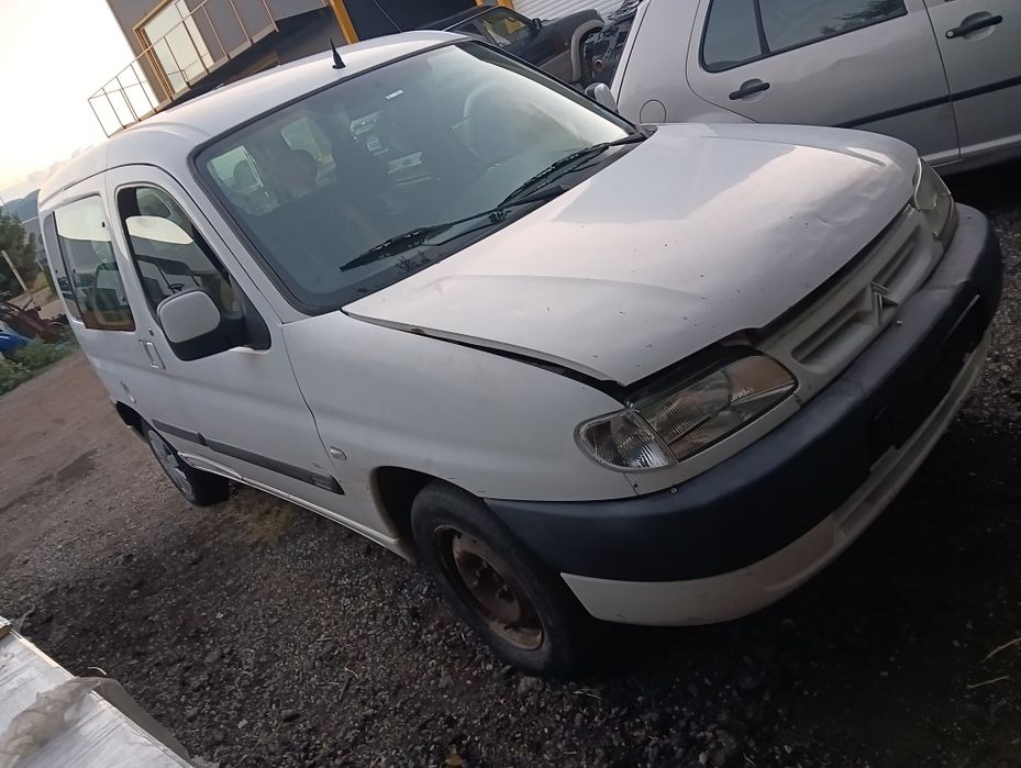 Ситроен Берлинго Пежо Партнер на части