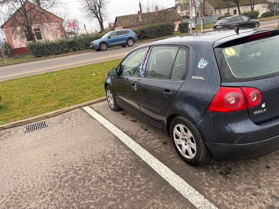 Vând golf 5 1,9  diesel 105 cai