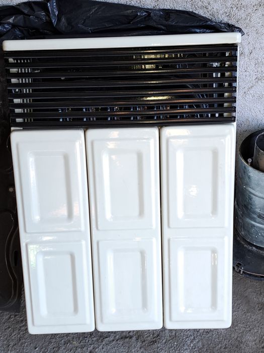 De vanzare,2 convectoare