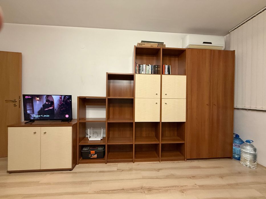 Офис секция от плътно и здраво дърво