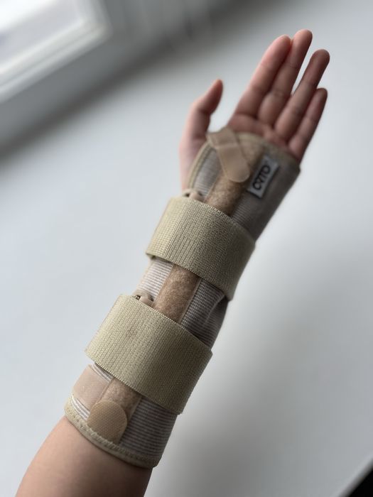бандаж на лучезапястный сустав