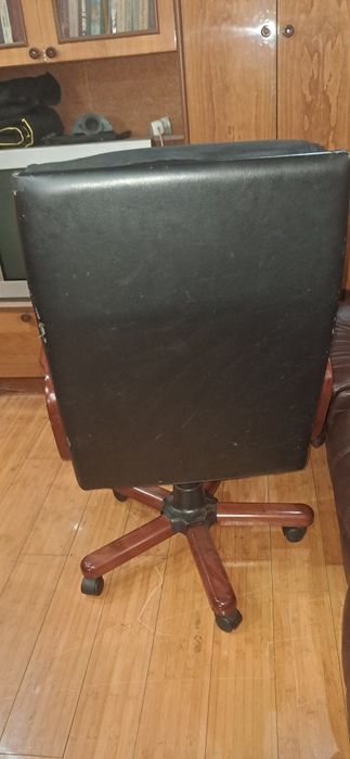 Отличное кресло, натуральное дерева