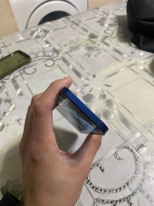 В продаже айфон 12 мини на 64gb