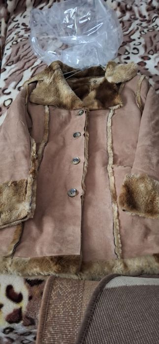 vând haine din blana și piele