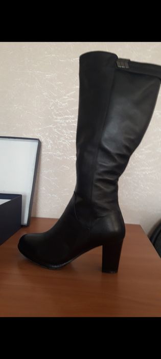 Продам новые зимние сапоги