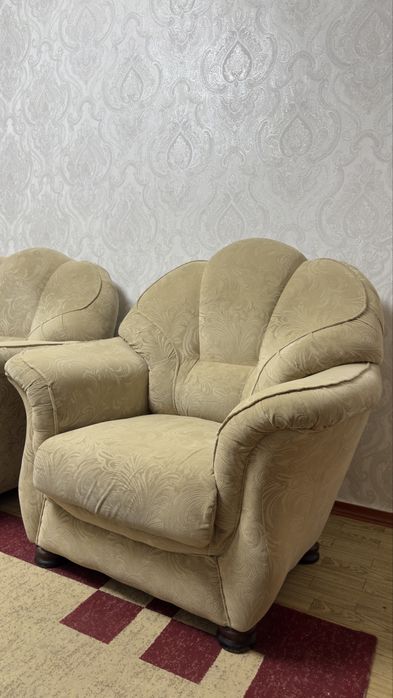 Продам диван и кресло