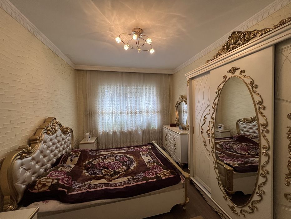 Продам свою 4х комнатную + большой холл квартиру