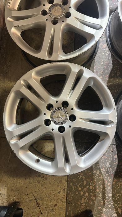 Продам оригинальные диски R17 от mersedec