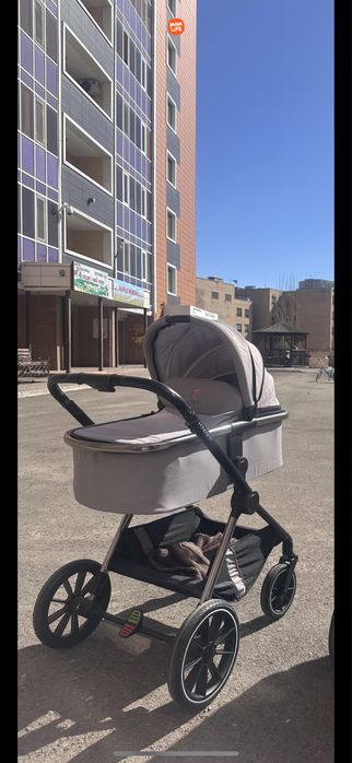 Продам коляску 2 в 1