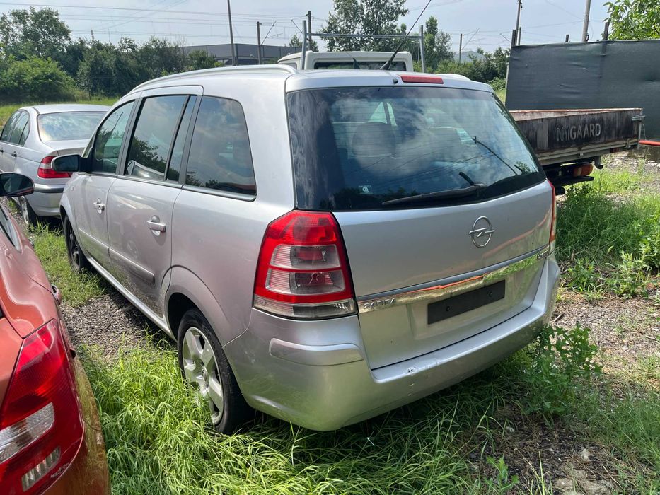 Dezmembrez Opel Zafira B Facelift 1,7 CDTI facelift gri argintiu 2008