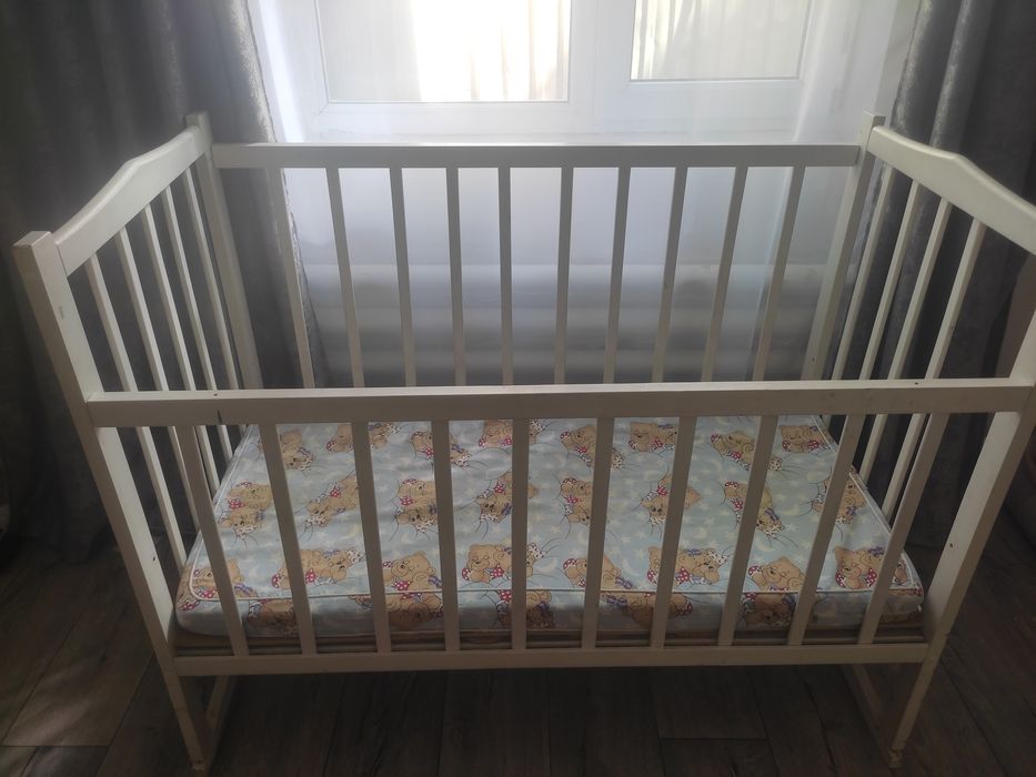 Детская кроватка