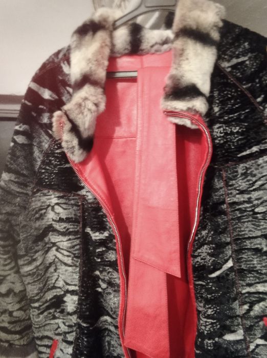 Куртка срочно продаю!