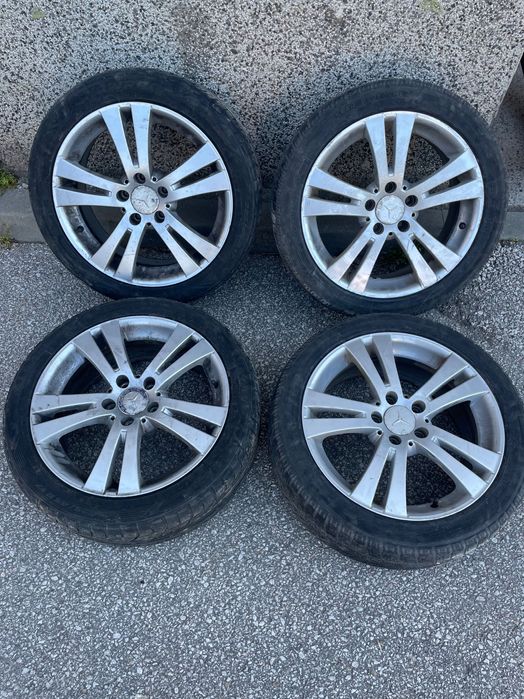 Гуми с джанти 225/45/17 за Mercedes-Benz