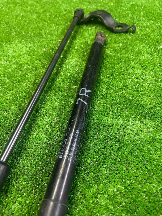 Торсионы капота тойоту прадо 150