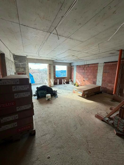 Тристаен апартамент в кв. Христо Смирненски срещу УМБАЛ Пълмед