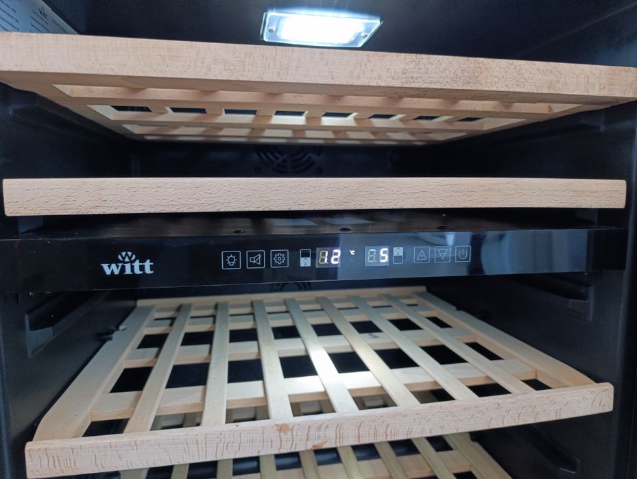 Нова!!! Витрина за вино WITT