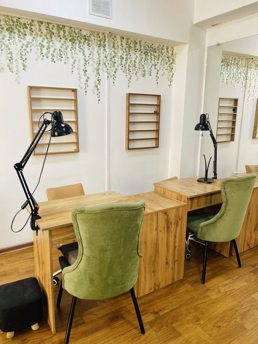 Сдам место в салоне, маникюрный стол