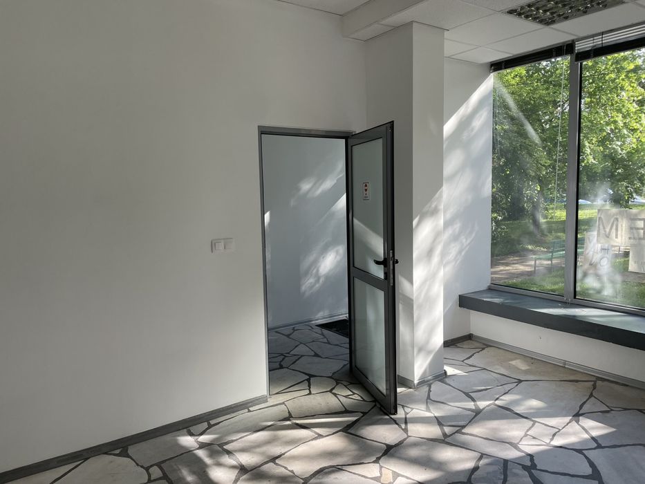 Дава се под наем Магазин в София, Гео Милев - 74 кв.м за 750 € - Снимка #1