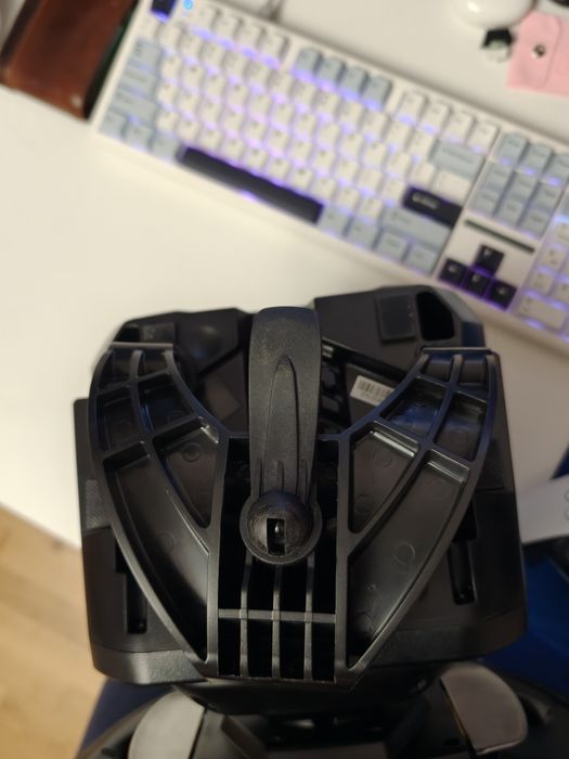 Vând sau schimb T248 Thrustmaster Xbox