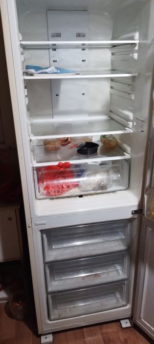 Холодильник Samsung