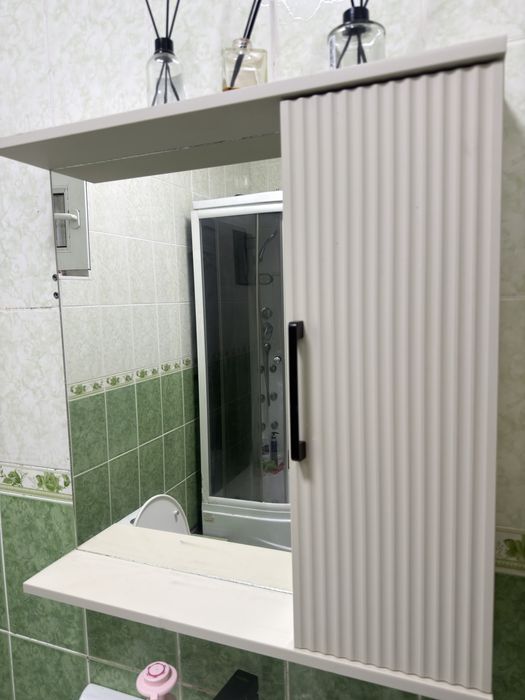 Зеркало со шкафчиком мдф
