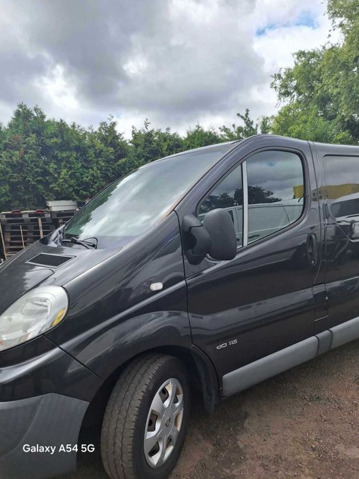 Vând Renault Trafic,