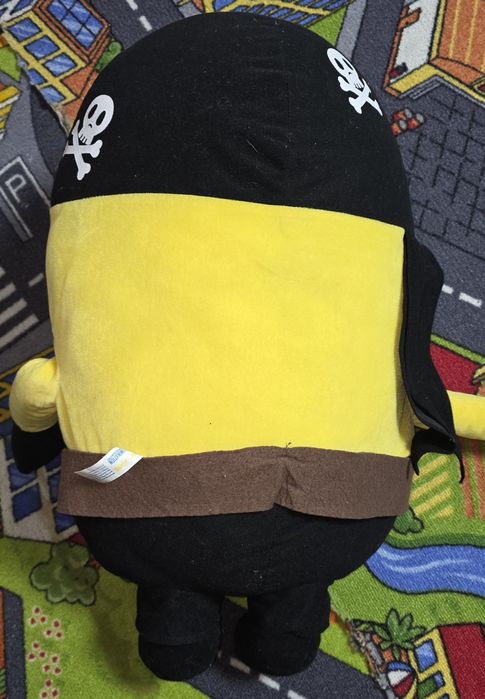 Plus gigant 80 cm, Stuart imbracat in pirat, Despicable Me
