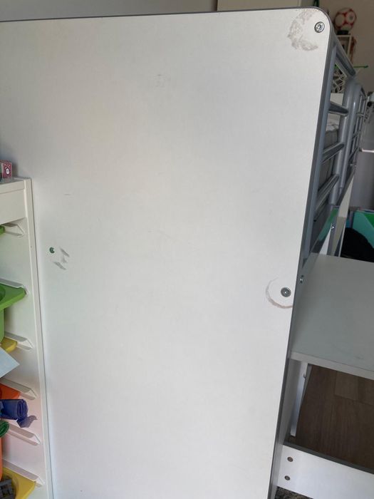 Pat etajat cu birou încorporat