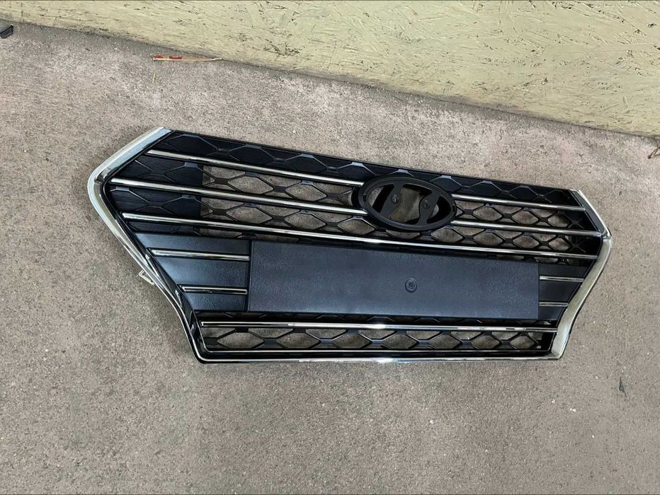 Решетка радиатора Хэндай Акцент 17- Hyundai Accent 17-