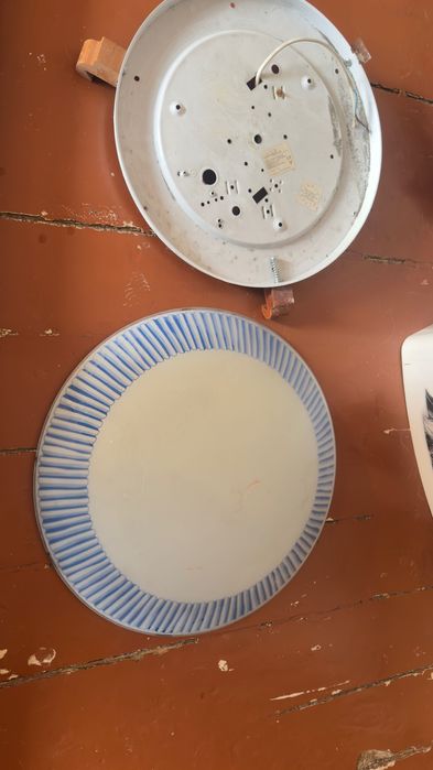 Продам люстру потолочную