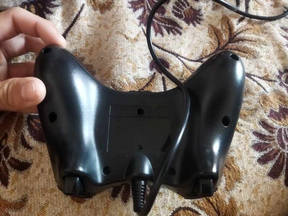 Джостик Xbox 360 и для компьютера