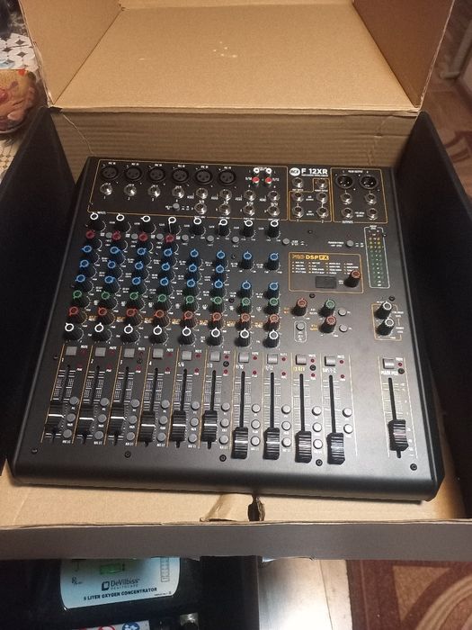 Mixer RCF12 pasiv plus boxe active HK
