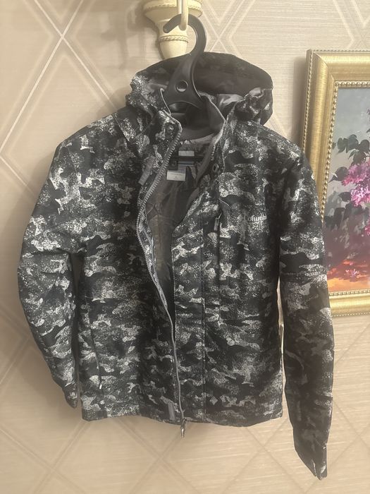 Куртки Columbia, River Island Zara