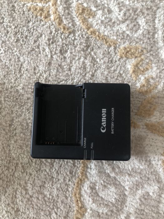 Продам Canon 550D с обьективом